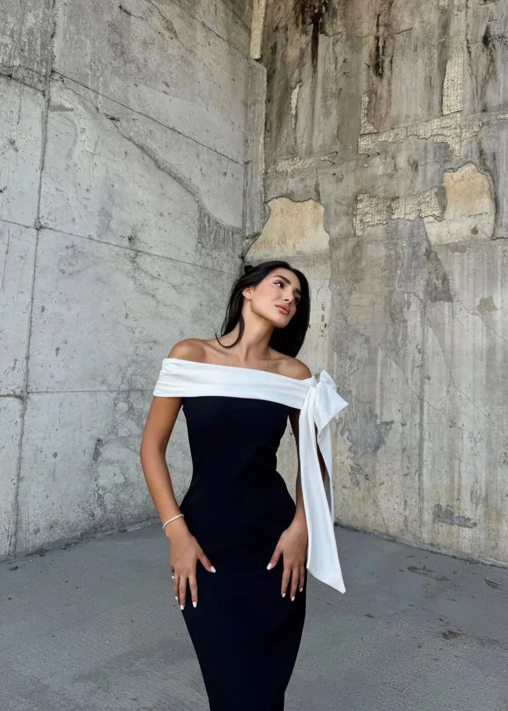 Lyriel | One-Shoulder Midi Dress