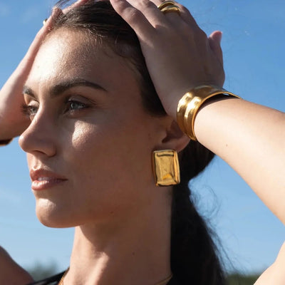 Amelith | Elegant Studs