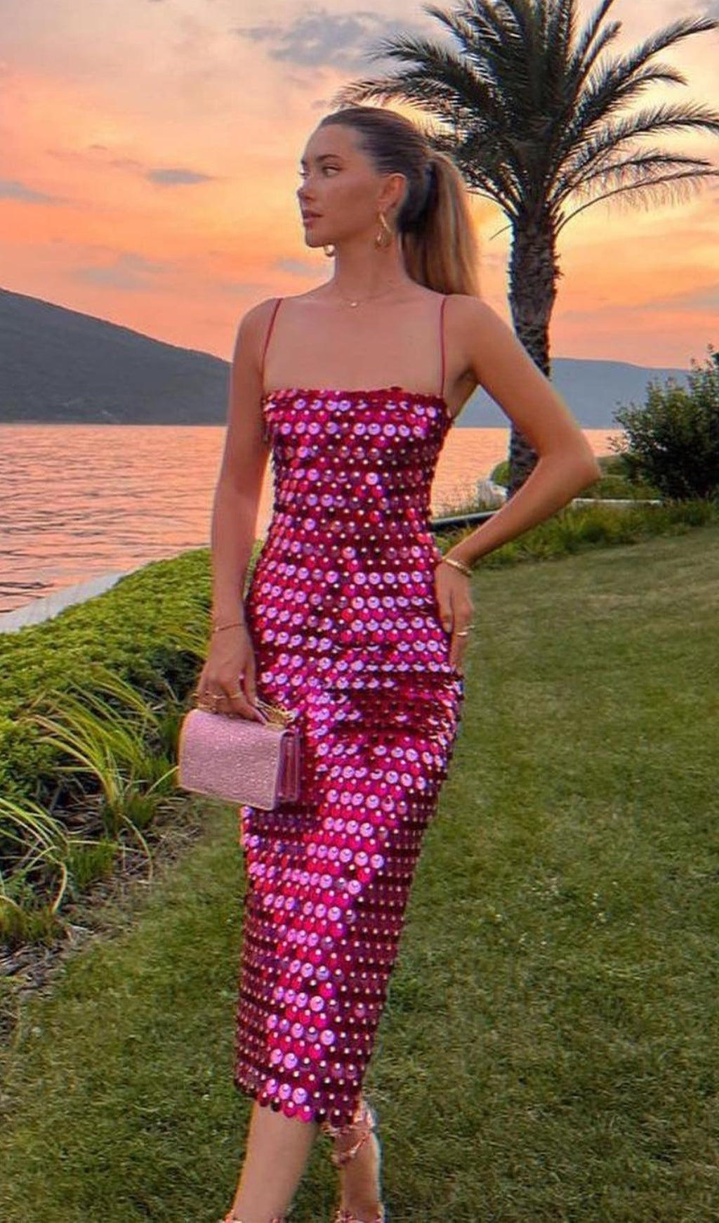 Vaenora | Sequins Midi Dress