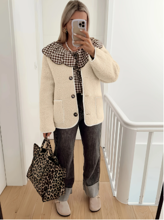 De Fleece-Knopenjack – Zacht & duurzaam